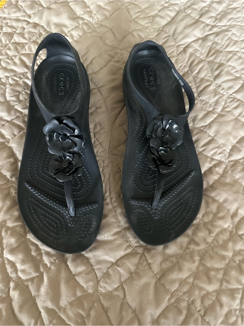 CROCS Black Floral Toe-Post Sandals